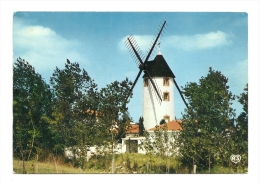 Cp, Bâtiments Et Architecture, Moulin - Au Pays De Monts, Voyagée 1973 - Watermolens