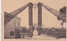 LA REOLE(33)écrite-entrée Du Grand Pont Suspendu Sur La Garonne - La Réole