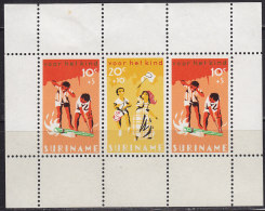 2207. Suriname, 1966, For The Child, Block, MH (*) - Surinam