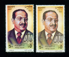 EGYPT / 1987 / A RARE COLOR VARIETY / ABDEL HAMID BADAWI (1887-1965) , JURIST / SCALES OF JUSTICE / MNH / VF . - Nuevos