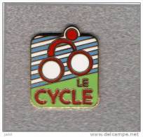 Pin´s  Sport  Cyclisme,  Le  CYCLE - Radsport