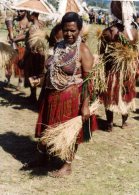 (240) Papua New Guinea Women At Festival - Papoea-Nieuw-Guinea