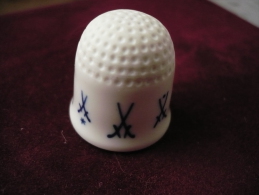 Meissen Porcellan Fingerhut Sieben Schwerter  Preis Reduziert - Thimbles