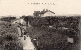 CHELLES SORTIE DE LA GARE TRES ANIMEE - Chelles