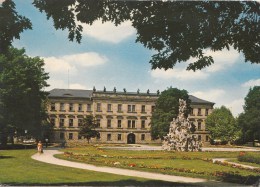 TZS5147 Erlangen Schloss Und Hugenottenbrunnen   2  Scans - Erlangen