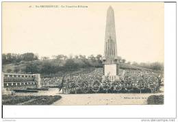 51 SAINTE MENEHOULT LE CIMETIERS MILITAIRE CPA BON ETAT - Cimiteri Militari