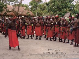 (320) Papua New Guinea - Semi Naked Group Of Men And Women - Papouasie-Nouvelle-Guinée