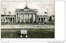 BERLIN  EN 1960?  EAST BERLIN EST  ¨PORTE DE BRANDEBOUR BRANDEBURGGATE   IN THE SOVIET SECTOR   TOP - Muro Di Berlino
