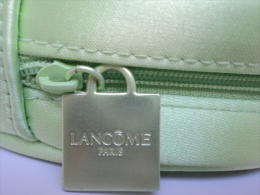 LANCOME " EAU DE LANCOME "  JOLIE TROUSSE RONDE   NEUVE   SIGLEE  VOIR & LIRE !!! - Miniatures Femmes (sans Boite)