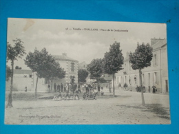 85) Challans - N° 56 - Place De La Gendarmerie  - Année  - EDIT - Decoupille - Challans