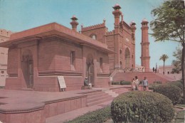 ZS42373 The Tomb Of Allama Iqbal At Lahore Pakistan     2  Scans - Pakistan