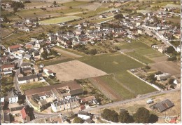 SCORBE CLAIRVAUX .. LA PLACE DU CHAMP DE FOIRE .. VUE AERIENNE - Scorbe Clairvaux