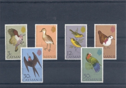 131007827  CAIMAN ISLANDS  YVERT  Nº  353/8  **/MNH - Cayman (Isole)