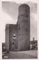 Cp , 87 , CHALUS , Tour Du Fort D´où Fut Tirée La Flèche Qui Blessa Mortellement Richard Coeur-de-Lion , Roi D´Angleterr - Other & Unclassified