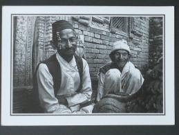 NEPAL        NEWAR MEN FROM BHAKTHPUR    -    (Nº03421) - Nepal