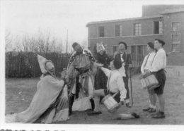 Fête Du Groupe St-Antoine De Padoue Paris XVe 1947( Photo De 6cm Sur 8,5 Cm) - Scoutismo