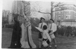 Fête Du Groupe St-Antoine De Padoue Paris XVe 1947( Photo De 6cm Sur 8,5 Cm) - Movimiento Scout