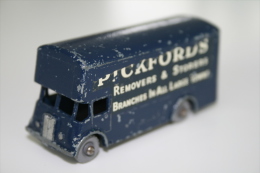 Matchbox Lesney 46B3 PICKFORD REMOVALS VAN - Regular Wheels, Issued 1960, Scale 1/64 - Matchbox