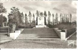 FRESNES. LE MONUMENT AUX MORTS. - Fresnes