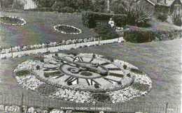 REAL PHOTO POSTCARD - FLORAL CLOCK - WEYMOUTH - - Weymouth