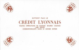 Banque  "  CREDIT   LYONNAIS   "  Sur  Fond  Blanc     - Ft  =  13 Cm  X  21 Cm - Banco & Caja De Ahorros