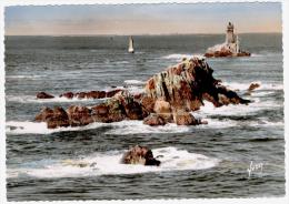 CP De La Pointe Du Raz + Phare De La Vielle + Ile De Sein - Ile De Sein