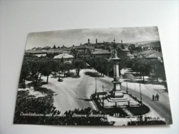 Monumento Ai Caduti E Panorama Casteldelpiano Sull´amiata - Monuments Aux Morts