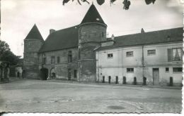 Delcampe - N°35091 -cpsm Poissy -l'abbaye- - Poissy
