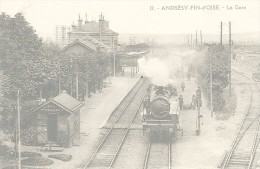 78.  ANDRESY-FIN-D'OISE.  LA GARE INTERIEUR.  ARRIVEE DU TRAIN.  ASSEZ GROS PLAN.  ANIMATION. - Andresy