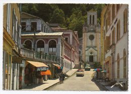 64 - Eaux Bonnes - La Rue Des Thermes Et L´église - 1974 - Eaux Bonnes