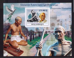 MOZAMBIQUE  MAHATMA GANDHI  (not Dentate) - Mahatma Gandhi