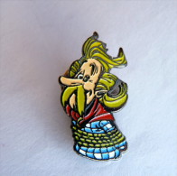 PIN'S ASTERIX  ATLAS ASSURANCETOURIX 2006 - Pin's