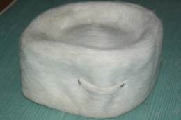 CHAPEAU Ancien MODE 1930 TOQUE TAMBOURIN FOURRURE BLANC - Kapje, Hoeden, Mutsen