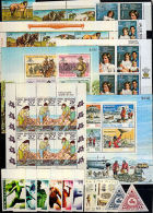 H0021 NEW ZEALAND, Small Lot Of 16 Stamps & 5 M-sheets, MNH (less Than Half Face Value) - Neufs