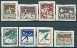 Hungary - Mi. No. 403 - 410, MH. Different Sports; Soccer, Ski, Fencing Etc. - Nuevos