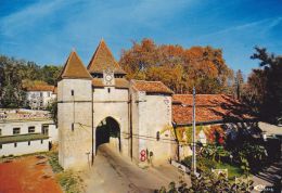 Cp , 32 , BARBOTAN-les-THERMES , L'Église Et Le Porche - Barbotan