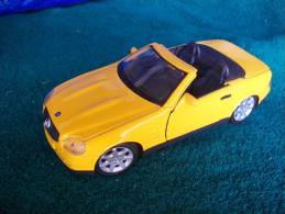 MAISTO - MERCEDES SLK  SPIDER   Scala 1/24 - Maisto