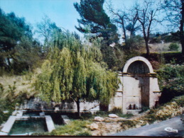 06 - MOUGINS - Fontaine Romane. (Rare) - Mougins