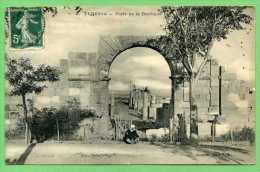 TEBESSA - Porte De La Basilique - Tébessa