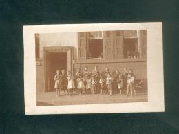 Carte Photo écrite Depuis Neuf Brisach - Groupe Enfants Devant Offizier Heim F.R.J.R. 110 (Mess Des Officiers Colonie ?? - Neuf Brisach