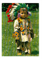 Canada: Indian Papoose, Indien, A Small Charmer In Pint Size Regalia Of A Colorful Canadian Indian Chief (13-3843) - Cartes Modernes