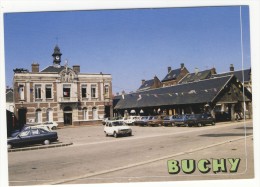BUCHY  - L'Hôtel De Ville Et Les  Halles  - Nombreuses Voitures  -   CPM - Buchy