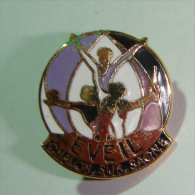 Pin's Gymastique Eveil De Chalon Sur Sâone  Années 1970 - Gymnastique