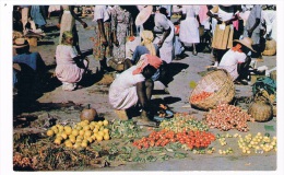 HAITI-10     PORT-AU-PRINCE : Vegetable Vender - Haïti