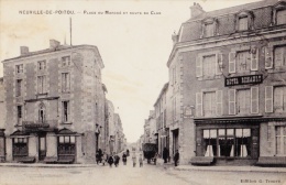 CPA NEUVILLE EN POITOU 86 - Place Du Marché Et Route De Clan - Neuville En Poitou