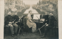 ALLEMAGNE - MILITARIA - Carte Photo Militaires Du 32ème Colonial Donnant Un Concert - Photo C. BERGMANN à MUENSTER - Muenster