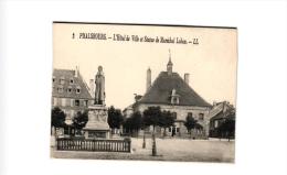 PHALSBOURG ,HOTEL DE VILLE ET STATUE DU MARECHAL LOBAU   REF 35265 - Phalsbourg