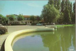 SOUSTONS - Le Lac - CPM Couleur De 1987 - Restaurant - Voitures - Soustons