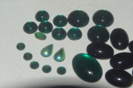 LOT De PIERRES PIERRERIES En VERRE Pour CREATION BIJOU VERT Et NOIR JAIS - Pearls