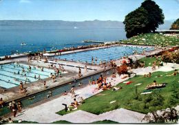 N°35327 GF -cpsm Evian Les Bains -centre Nautique- - Swimming